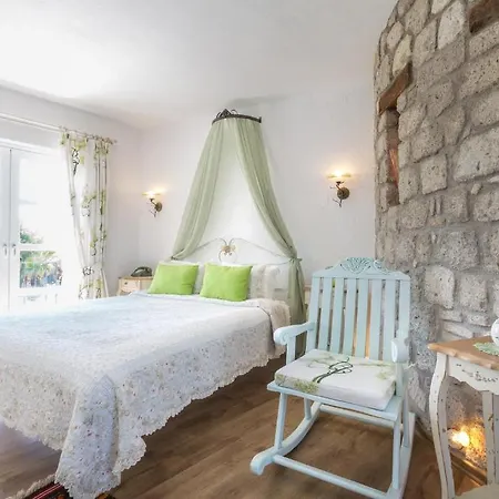 Chigdem Hotel-special Category فندق ألاتشاتي